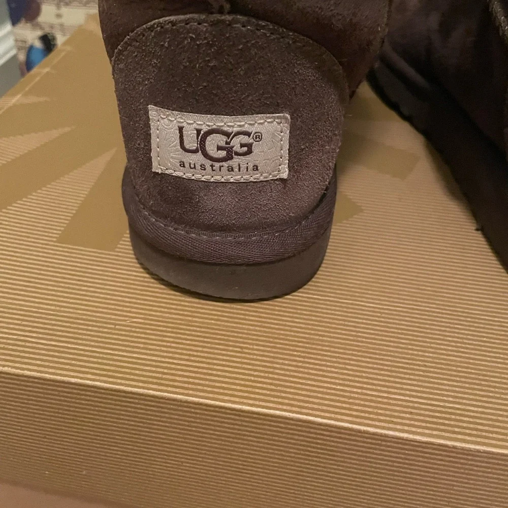 Clearance: “UGG” kids 6 women’s 8-8.5! - Picture 9 of 10
